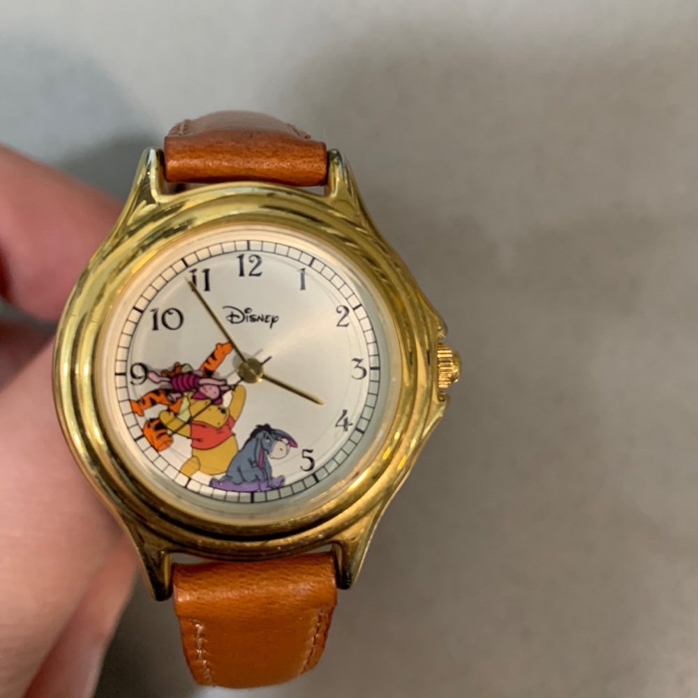 Vintage Winnie the Pooh & Friends Tiny Gold-tone Disney Watch
